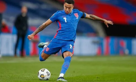 Quá điên rồ, Lingard loại Sancho & Grealish khỏi EURO Hè này
