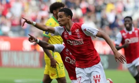 Hugo Ekitike có gì hơn các tiền đạo của Man Utd?