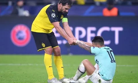 Dortmund vượt "quỷ môn quan", Hummels làm 1 điều đúng chất "quý ngài"