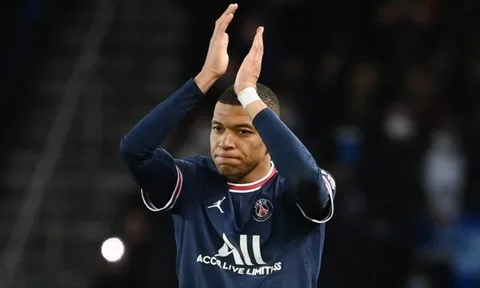 Hướng đến Cavani, Mbappe có thể quay lưng với Real
