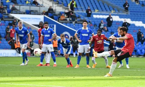 Hưởng penalty phút 90+10, M.U giành 3 điểm đầu tiên của mùa giải