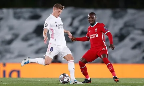 Hủy diệt Liverpool, Vinicius Jr gọi đồng đội là “huyền thoại Real Madrid”