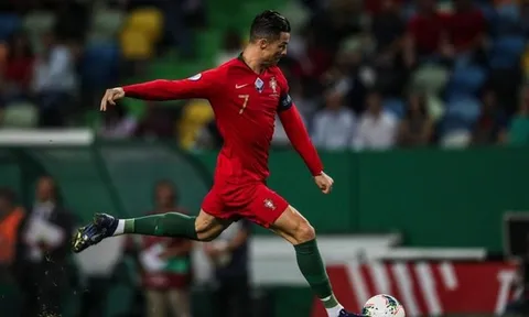 Huyền thoại AC Milan quyết tâm ngăn Ronaldo đi vào lịch sử