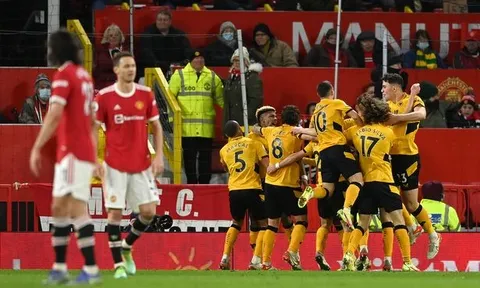 Huyền thoại Arsenal ủng hộ M.U cán đích trong top 4