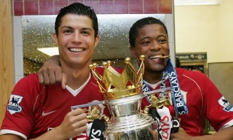 Huyền thoại Man Utd gửi lời yêu thương đến Ronaldo