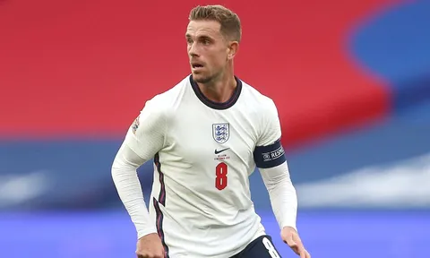 Huyền thoại M.U chỉ trích HLV Southgate vì chọn Henderson