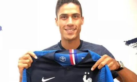 Ian McGarry lên tiếng, hé lộ số tiền Man Utd chi ra vì Varane