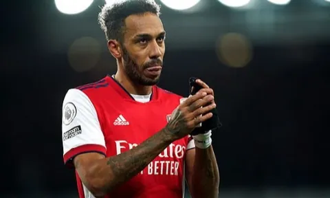 Ian Wright chỉ ra điều Arsenal chưa làm được với Aubameyang