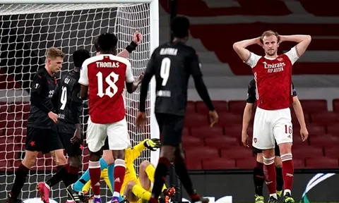 Cạn lời, huyền thoại Arsenal dùng đúng 1 dòng 'hủy diệt' Mikel Arteta