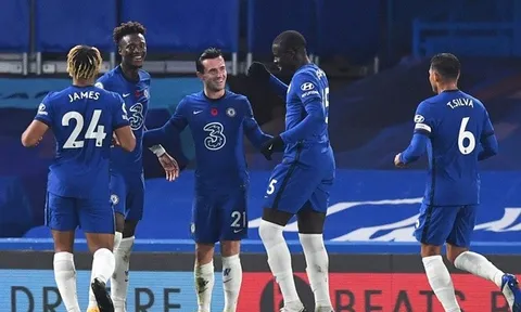 Ian Wright chỉ ra điều Chelsea cần làm để thách thức ngôi vương