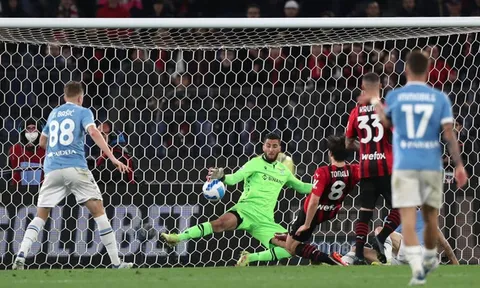 Ibrahimovic giúp Milan thắng ngược ở phút 90+2