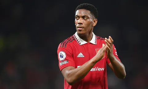Ten Hag nói thẳng mối lo đối với Martial