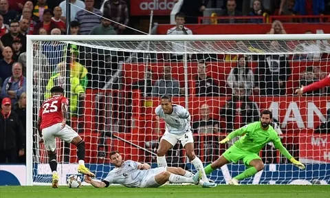"Van Dijk đã rất cẩu thả trong mùa giải này"