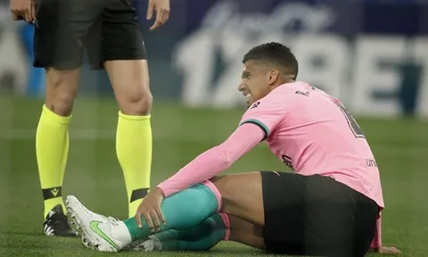 Hòa như thua trước Levante, Barca bị 'tàn phá' dữ dội