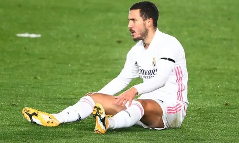 Hazard lại báo tin buồn cho Real, nguy cơ lên bàn mổ