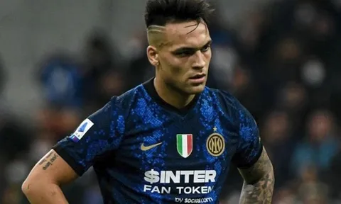 Inter đang dâng chức vô địch Serie A cho Milan