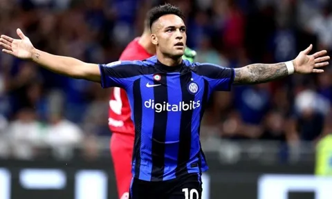 Inter Milan chiếm ngôi đầu Serie A