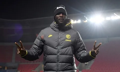 Inter Milan nhận quà, Conte và Lukaku thể hiện tâm trạng trái ngược