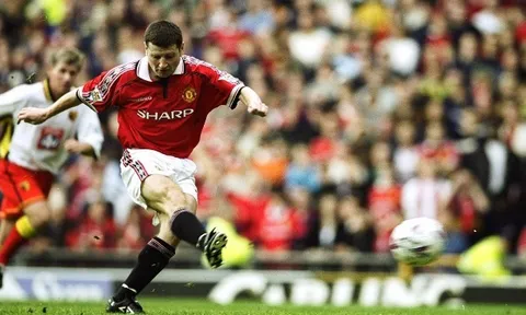 Gạch tên Bruno, Irwin chỉ ra cầu thủ Man Utd xuất sắc nhất hiện tại