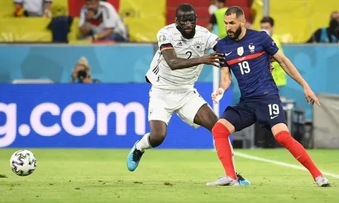 Roy Keane: 'Cậu ta như một đứa trẻ con vậy'