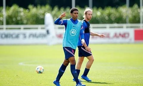 "Cậu ấy sở hữu tài năng vượt trội, giống như Foden và Greenwood"