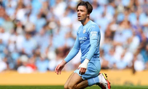 Jack Grealish đá dở vì mê tiệc tùng?