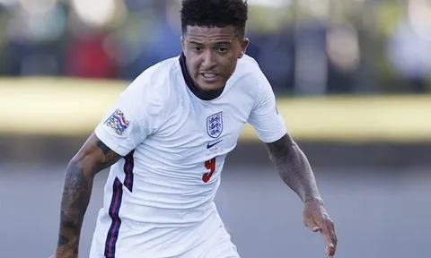 Đụng "thanh niên cứng" Dortmund, Man Utd khỏi cò kè vụ Sancho