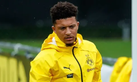 Man Utd ra giá "chấn động TTCN" cho Sancho, tân binh cuối hè lộ diện?