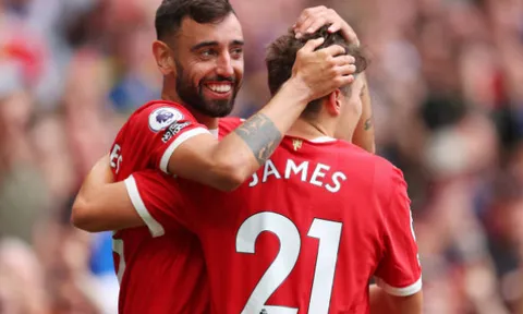 James rời Man Utd, Bruno gửi ngay thông điệp vỏn vẹn 3 từ
