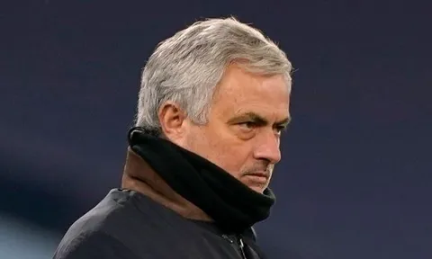 Jamie Carragher nói lời phũ phàng với Jose Mourinho