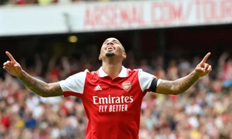 Gabriel Jesus được ví như huyền thoại Arsenal