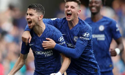 "Khi mà cậu ấy bị la ó ngay tại Stamford Bridge, tôi cảm thấy rất buồn"