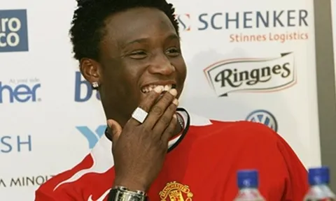 "Lúc 17 tuổi, tôi đã ký trước hợp đồng với Manchester United"