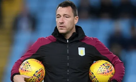 John Terry phản ứng thế nào khi bị CĐV Spurs sỉ nhục?