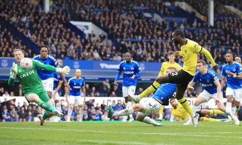 Jordan Pickford dùng mặt cản phá bàn thắng mười mươi của Chelsea