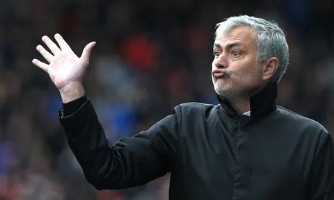 Solskjaer nói 1 câu, Mourinho đáp trả cực gắt