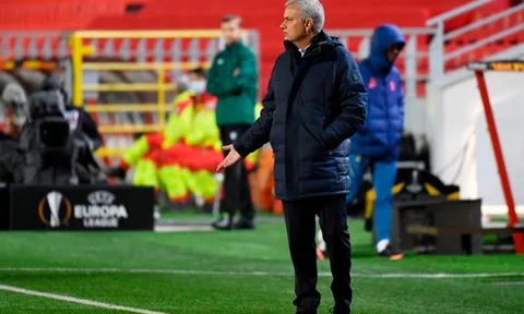 Quỷ đỏ xuống đá Europa League, Mourinho thừa nhận ngay 1 sự thật