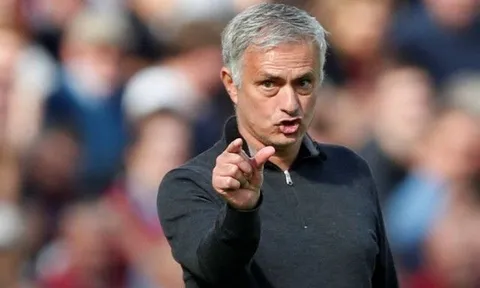 Đáp bến đỗ mới, Mourinho ra tay cứu vãn "kẻ thất sủng Man Utd"