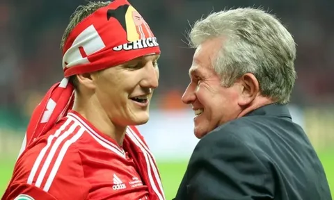 Vừa giải nghệ, huyền thoại Bayern nhận lời khen tới tấp từ 2 thầy cũ