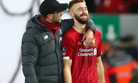Jurgen Klopp: “12 CLB muốn có cậu ấy. Một con quái vật trên không”