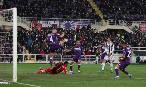 Juventus thắng Fiorentina bằng bàn phản lưới ở phút 90+1