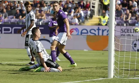 Juventus thoát thua trên sân Fiorentina