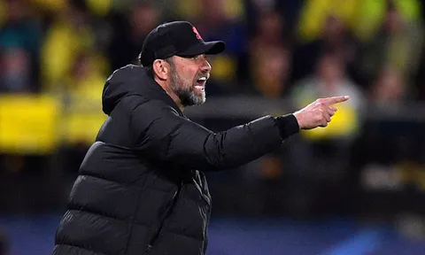 Klopp: Liverpool tự làm khó, giờ thì xem Man City chiến Real Madrid