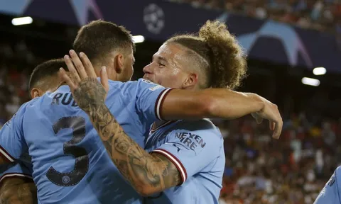 Sao Man City báo tin sốc cho Southgate
