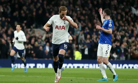 Harry Kane thách thức các chân sút vĩ đại ở Premier League
