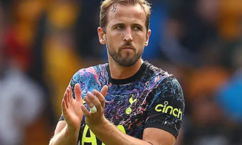 Kane ở lại Tottenham, CĐV Chelsea bất ngờ vui mừng