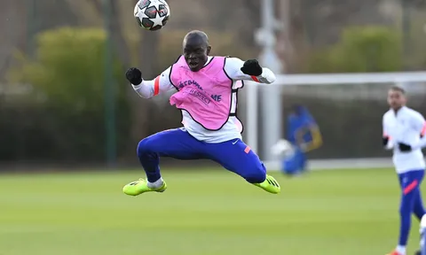 Kante quá hài hước, Chelsea rũ bùn đứng dậy chiến Porto