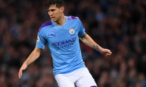 Kém Liverpool 11 điểm, Man City đã bỏ cuộc?