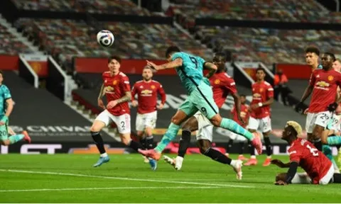 "Kèm người kém cỏi từ Paul Pogba"