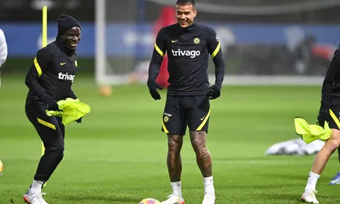 Chelsea chuẩn bị trình làng cầu thủ mới ở chợ Đông